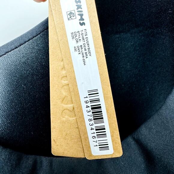 Skims NWT Onyx Fits Everybody T-Shirt Seamless Demi Bra Size 42C - Picture 7 of 8